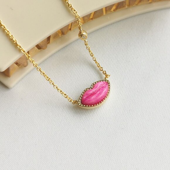 Kendra Scott Lips Gold Hot Pink Mother-of-Pearl Necklace - Picture 2 of 4